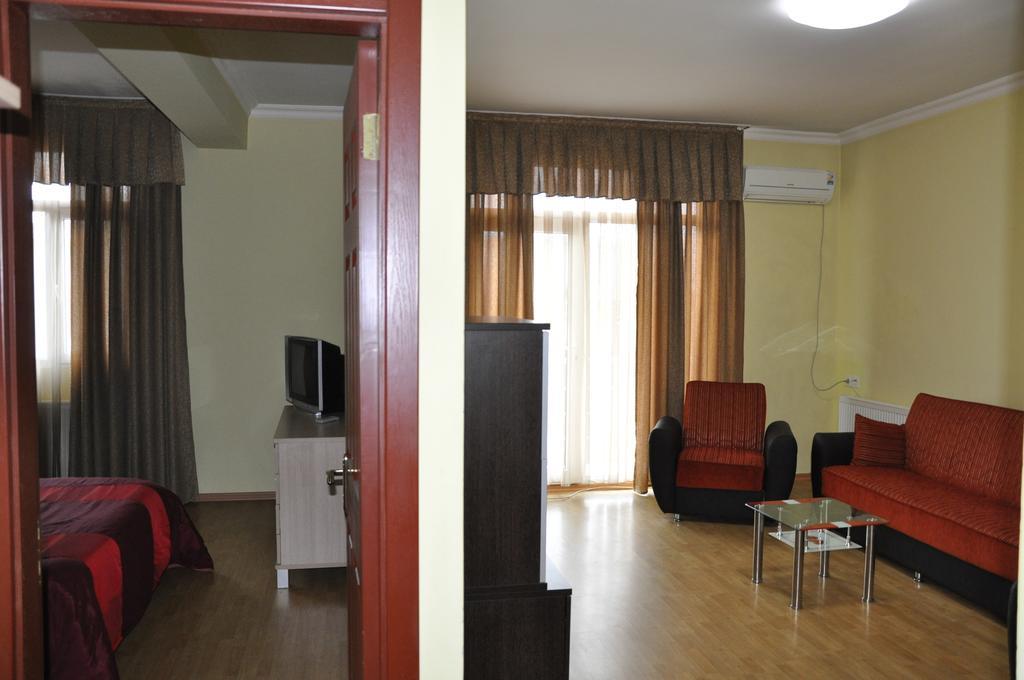 Prestige Hotel Batumi Zimmer foto