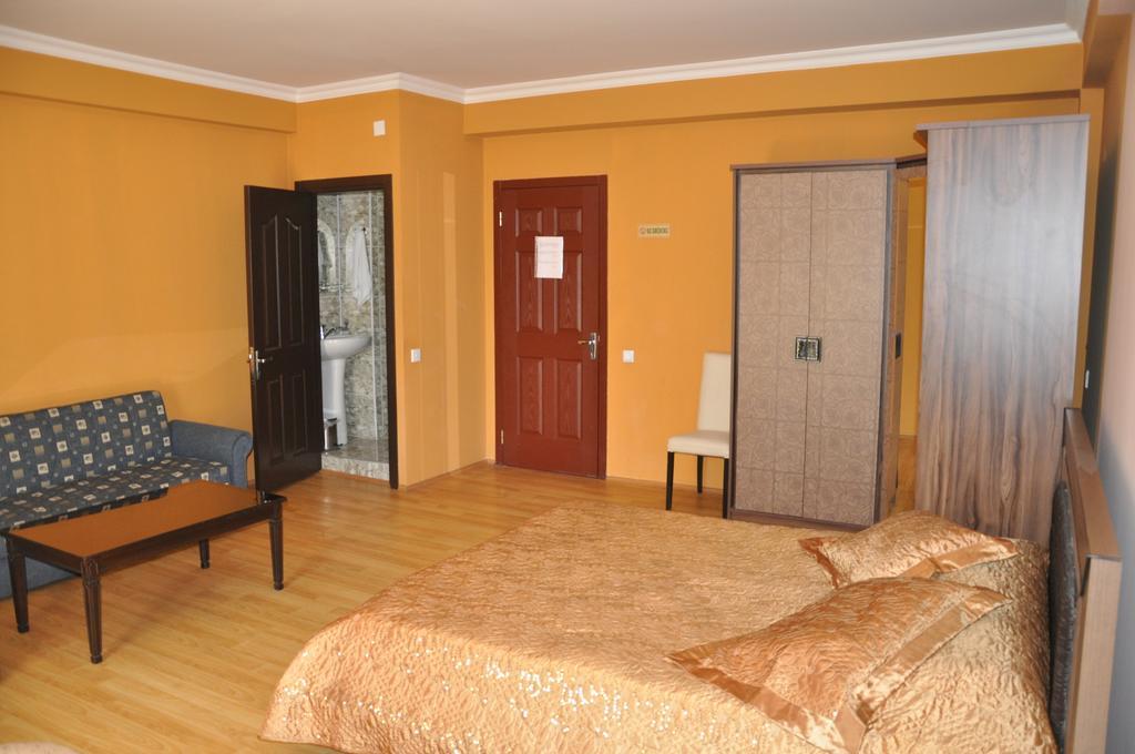 Prestige Hotel Batumi Zimmer foto